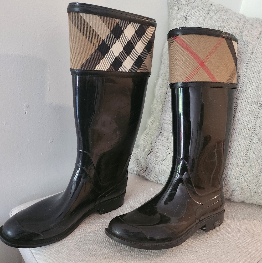 Womens Authentuc Burberry Rain Boots Size 37 - Picture 2 of 6